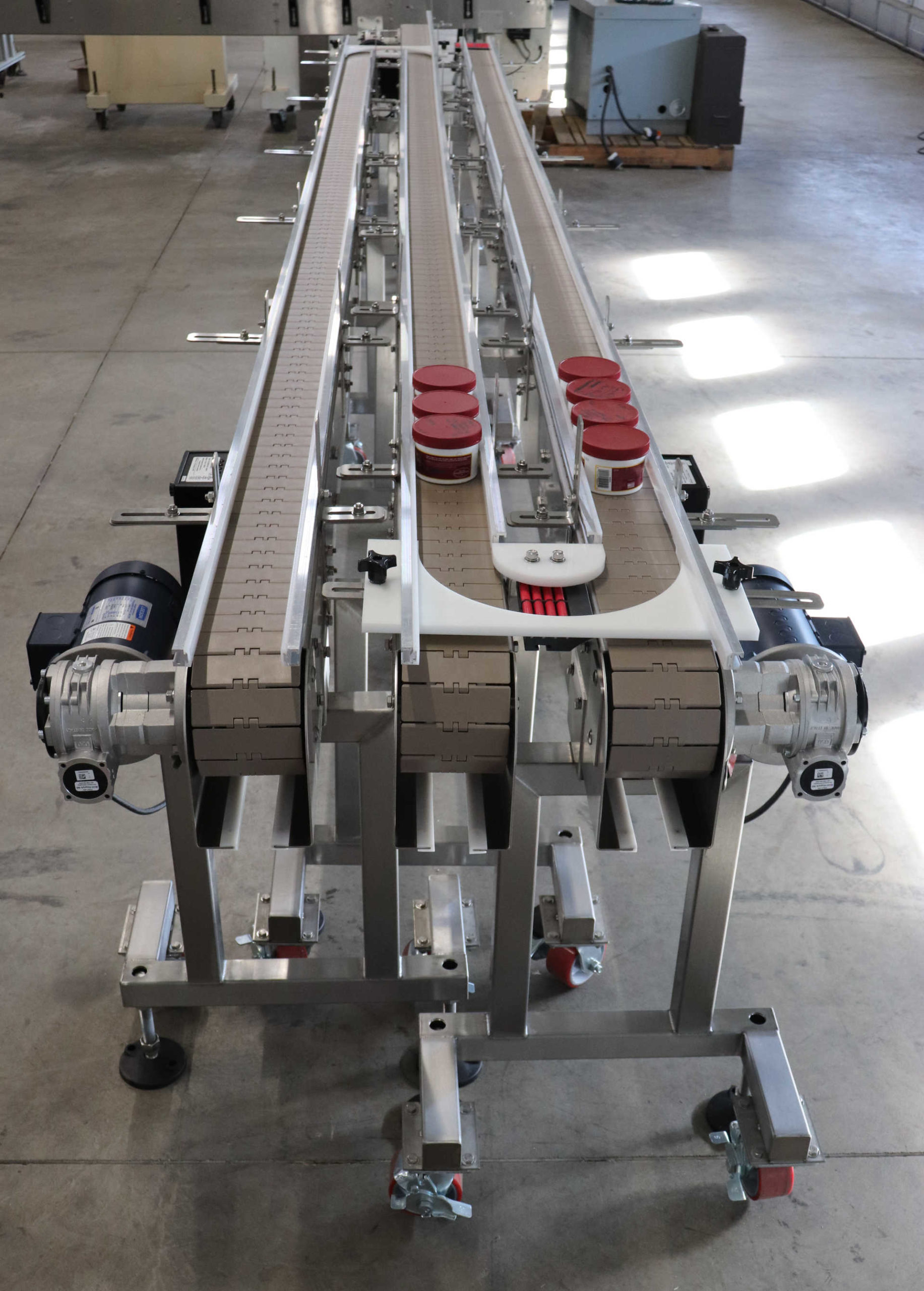 Accumulating Conveyor, Container Handling